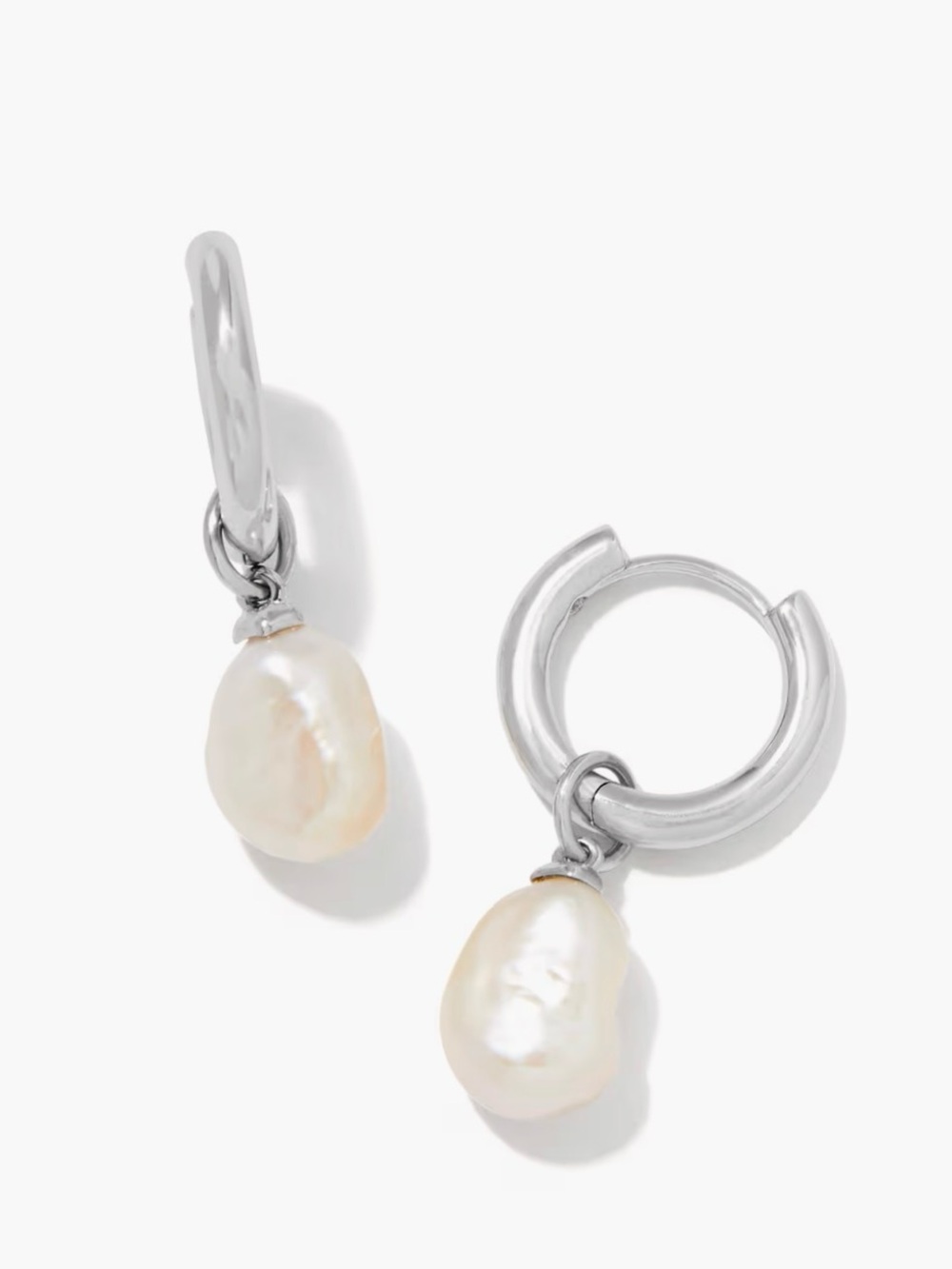 NWT Willa Silver Pearl Huggie Earrings in Freshwater Cultured Pearl